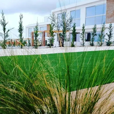 Coral Elite Mit Pool Und Whirlpool By Interhome