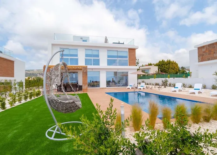 Coral Elite Mit Pool Und Whirlpool By Interhome *