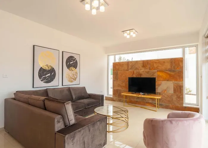 Coral Elite Mit Pool Und Whirlpool By Interhome * Pegeia