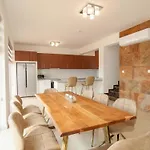 بيت للعطل Coral Elite Mit Pool Und Whirlpool By Interhome