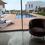 بيت للعطل Coral Elite Mit Pool Und Whirlpool By Interhome بييا