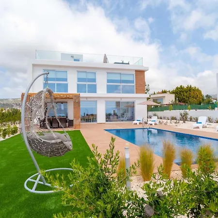 Coral Elite Mit Pool Und Whirlpool By Interhome *