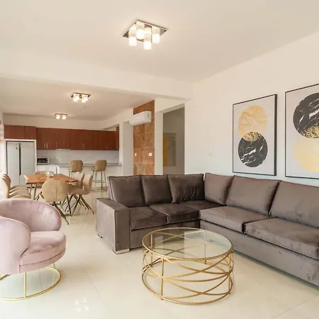 Coral Elite Mit Pool Und Whirlpool By Interhome *