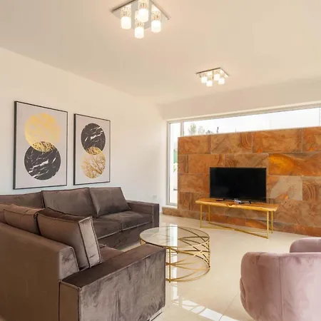 Coral Elite Mit Pool Und Whirlpool By Interhome * ペイヤ