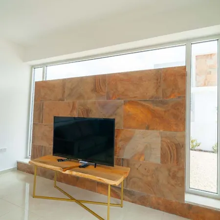 別荘 Coral Elite Mit Pool Und Whirlpool By Interhome