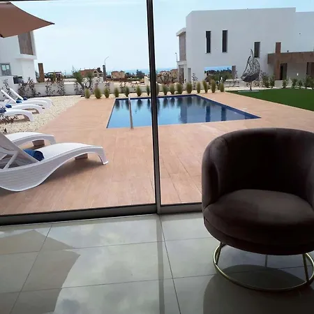 別荘 Coral Elite Mit Pool Und Whirlpool By Interhome ペイヤ