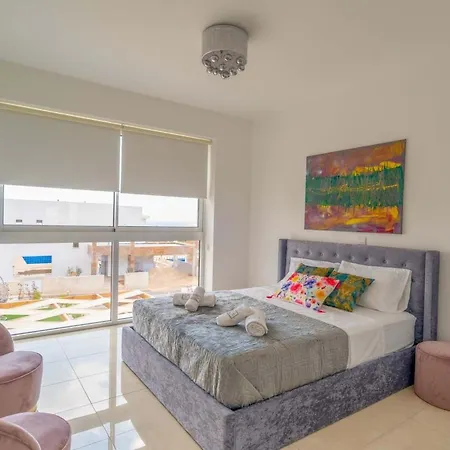 別荘 Coral Elite Mit Pool Und Whirlpool By Interhome ペイヤ