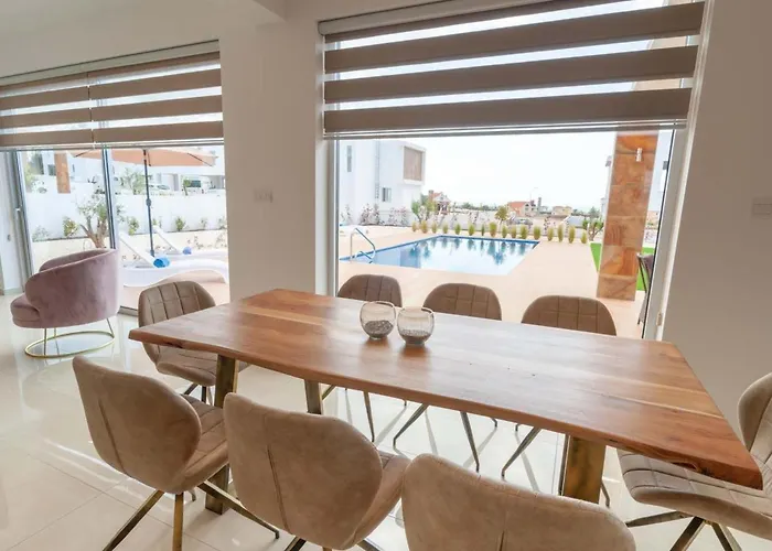 Coral Elite Mit Pool Und Whirlpool By Interhome * Peyia