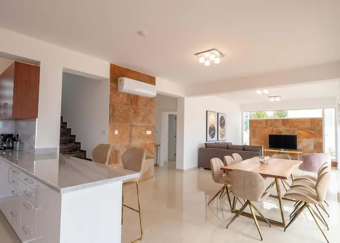 Coral Elite Mit Pool Und Whirlpool By Interhome *