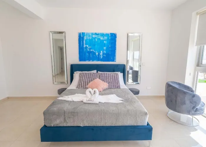 Coral Elite Mit Pool Und Whirlpool By Interhome